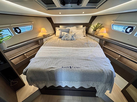 Sealine S335 • D6-440 • Ankarspel i aktern • Vinterförvaring 7 of 12