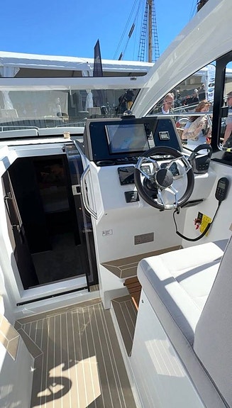 Sealine S335 • 1 x VP D6-440 • Avdragbar moms • Inbyte? 3 of 5