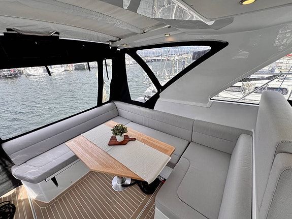 Sealine S335 • 1 x VP D6-440 • Avdragbar moms • Inbyte? 5 of 5