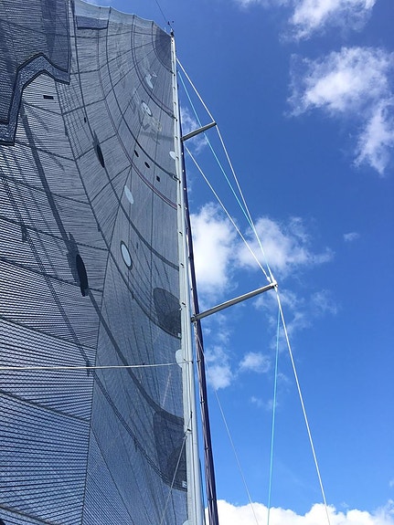 Mycket fin cruiser/racer Beneteau First 40.7 uthyres 4 of 5