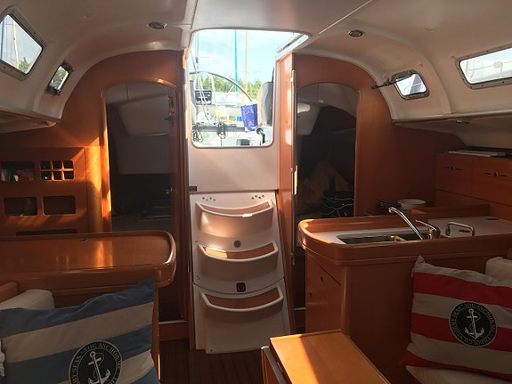 Mycket fin cruiser/racer Beneteau First 40.7 uthyres 7 of 12