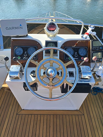 Royal Yachts 45 - nya motorer 11 of 26