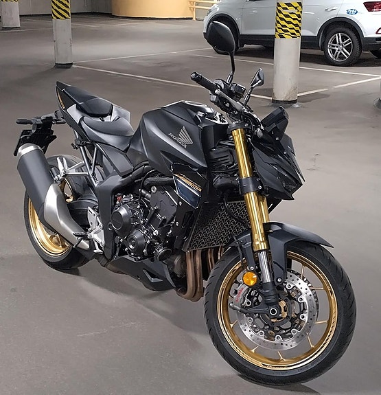 Honda CB 1000 Hornet SP 2 of 7