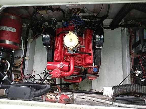 Carver Montego 28 Mid Cabin 1990 4 of 15