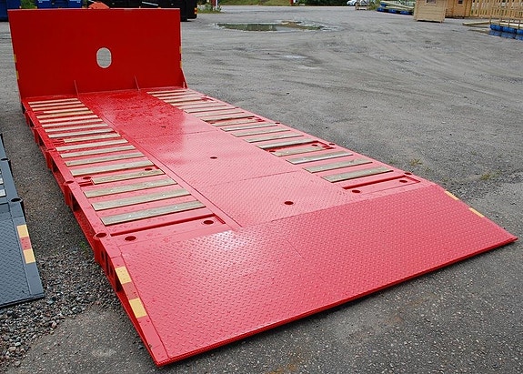 SISU Maskinflak 16 ton fast ramp 3 of 6