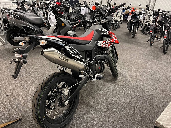 Aprilia SX 125 2 of 4