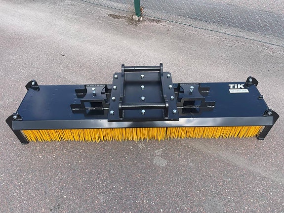 THORÉNS I KIL. SOPBORSTAR MED GRÄVFÄSTE. FRAKT INGÅR 2 of 7