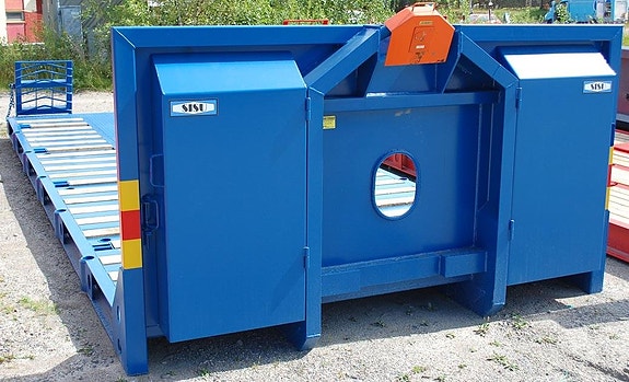 Maskinflak SISU 16 ton med rullar + ramper