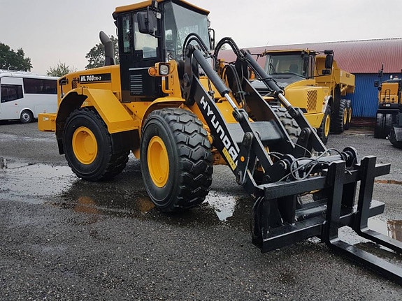 Köpes lastbilar , entreprenad maskiner