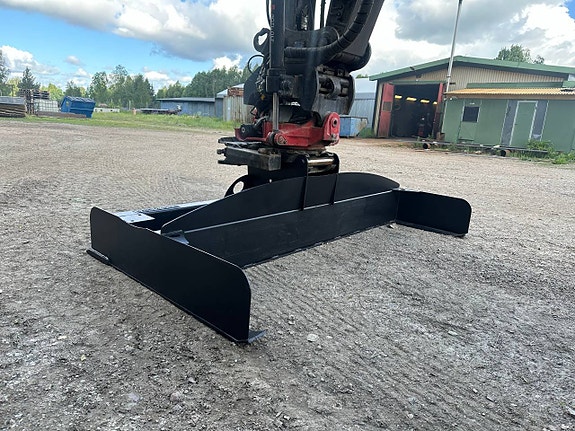 Planeringsbalk med skärstål för grävmaskin 2 of 12