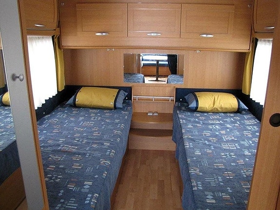 Knaus Royal 580 KS Långbäddar/Överbädd 3 of 10