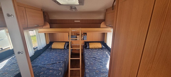 Knaus Royal 580 KS Långbäddar/Överbädd 4 of 10