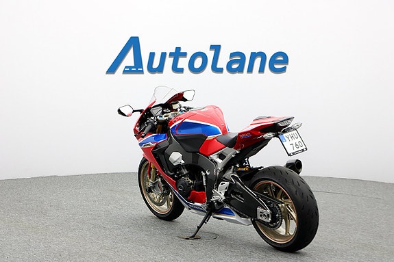 Honda CBR 1000 RR SP2 3 of 30