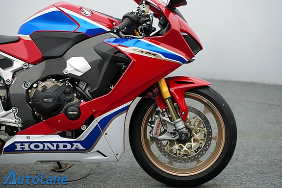 Honda CBR 1000 RR SP2 12 of 30