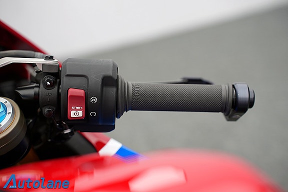 Honda CBR 1000 RR SP2 23 of 30