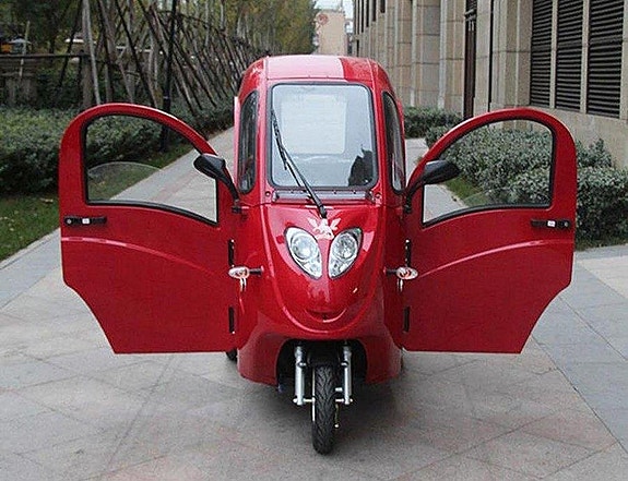 Säljes: Titan R1 MOPED BIL EL, RÖD, 25 KMH, 2 PER | BLOCKET