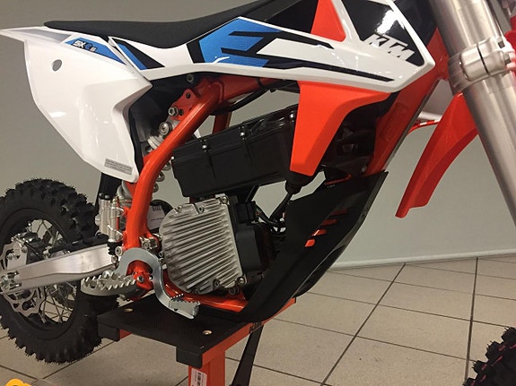 Ktm sx-e 5 5 of 16