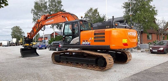 Hitachi ZX 300 LC - 6 , Uthyres 3 of 7
