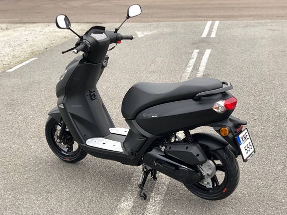 Peugeot Kisbee Mad Black Svart NU i BUTIK 2 of 4
