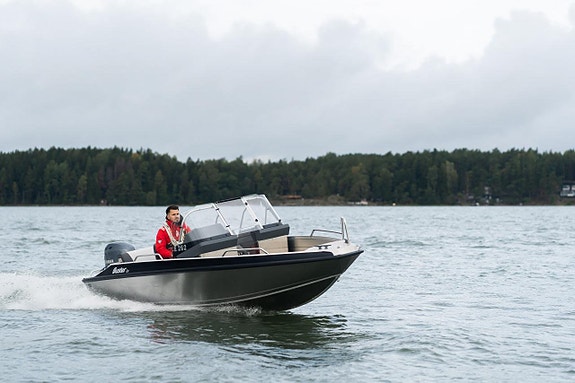 Buster LX  Yamaha F60 2025 MMG Edition BLACKWEEK