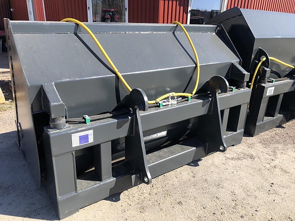 3 Kubiks Högtippande skopa