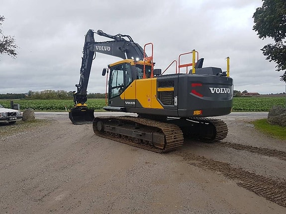 Volvo EC 220 E , Uthyres 4 of 5