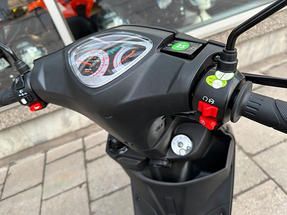 Motocr Comet Pure 4T EFI | Mattsvart | 25km/h Klass 2 8 of 10