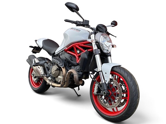 Ducati Monster 821 2 of 6