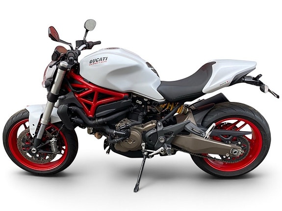 Ducati Monster 821 4 of 6