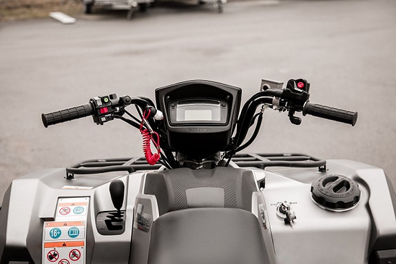 Suzuki LT-A500XPZ 2 of 9