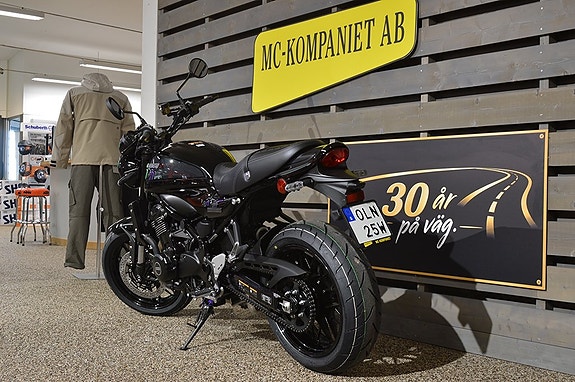 Kawasaki Z900RS Black Ball Edition 5 of 6