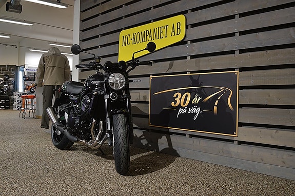 Kawasaki Z900RS Black Ball Edition 2 of 6