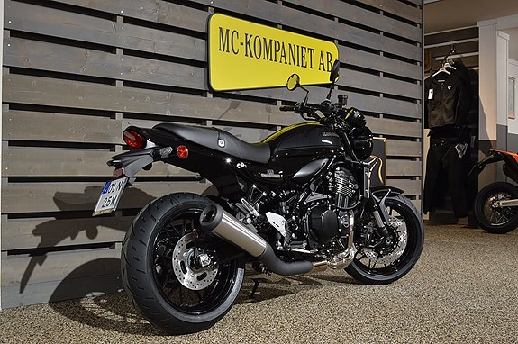 Kawasaki Z900RS Black Ball Edition 3 of 6