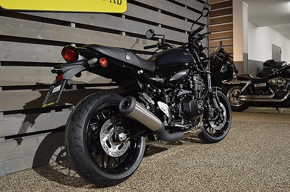 Kawasaki Z900RS Black Ball Edition 2 of 3
