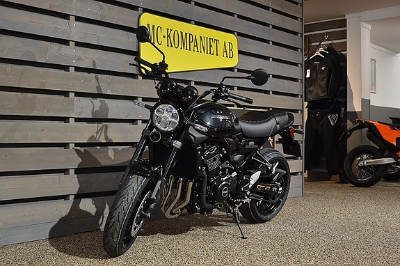 Kawasaki Z900RS Black Ball Edition 6 of 6