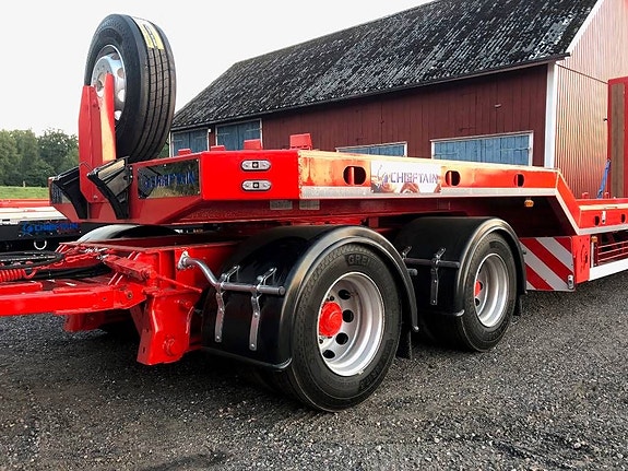 Chieftain 4-axl maskinsläp