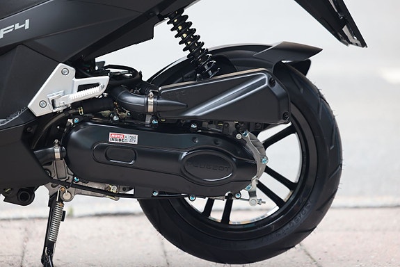 Peugeot Speedfight 4 EU5+| Mad Black | *NYA* | KAMPANJ 11 of 15