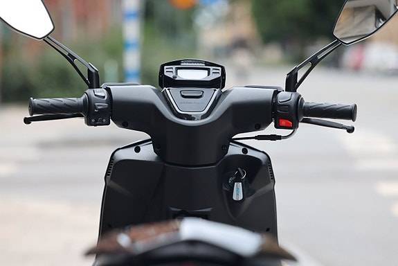 Peugeot Speedfight 4 EU5+| Mad Black | *NYA* | KAMPANJ 12 of 15