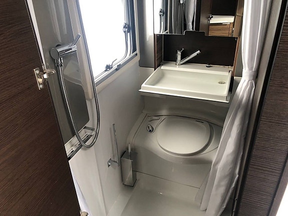 Adria Astella Glam 563 PU, Alde, AC. 4 of 16