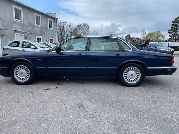 Jaguar XJ 6 of 14