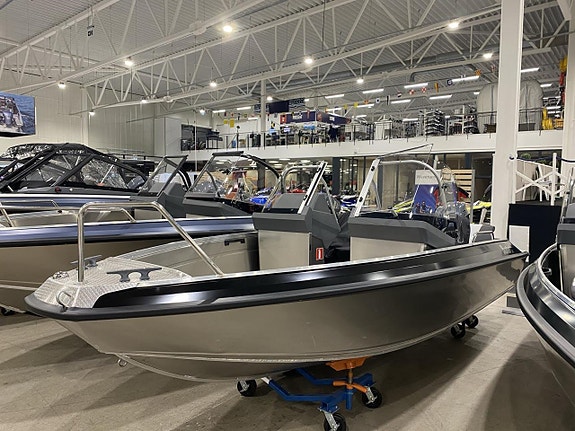 Buster LX 2025 ink. Yamaha F60 2025