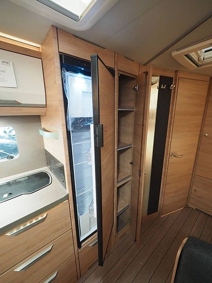 Knaus Südwind 580 QS 60 Year Mässerbjudande 2133:-/mån I ALDE I Barnkammare 7 of 14