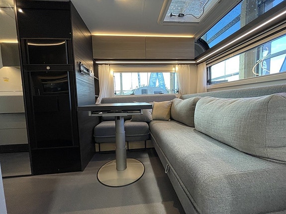 Adria Astella 644 DP / ALDE / Lyxvagn / Dubbelsäng / Ugn / Micro 9 of 26