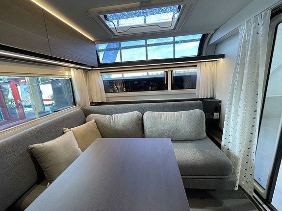 Adria Astella 644 DP / ALDE / Lyxvagn / Dubbelsäng / Ugn / Micro 22 of 26