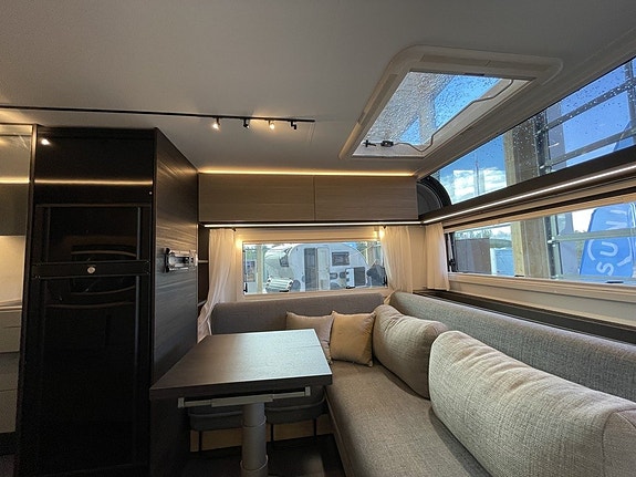 Adria Astella 644 DP / ALDE / Lyxvagn / Dubbelsäng / Ugn / Micro 8 of 26