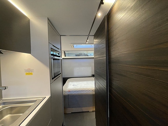Adria Astella 644 DP / ALDE / Lyxvagn / Dubbelsäng / Ugn / Micro 24 of 26