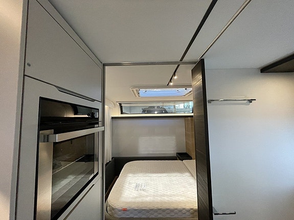 Adria Astella 644 DP / ALDE / Lyxvagn / Dubbelsäng / Ugn / Micro 12 of 26