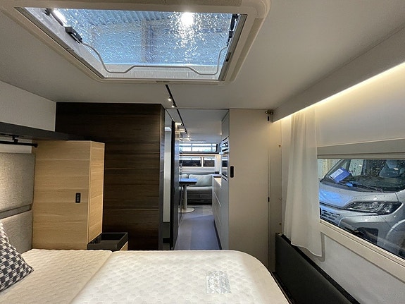 Adria Astella 644 DP / ALDE / Lyxvagn / Dubbelsäng / Ugn / Micro 16 of 26