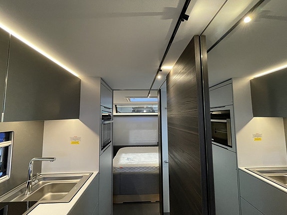Adria Astella 644 DP / ALDE / Lyxvagn / Dubbelsäng / Ugn / Micro 11 of 26