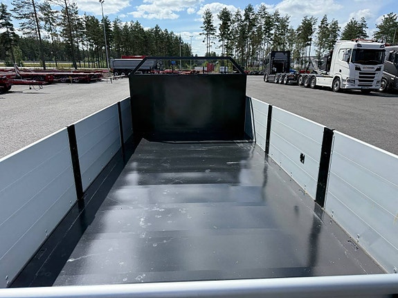 Hakarps - Lastväxlarflak med aluminiumlämmar grusförstärkt 8 of 12